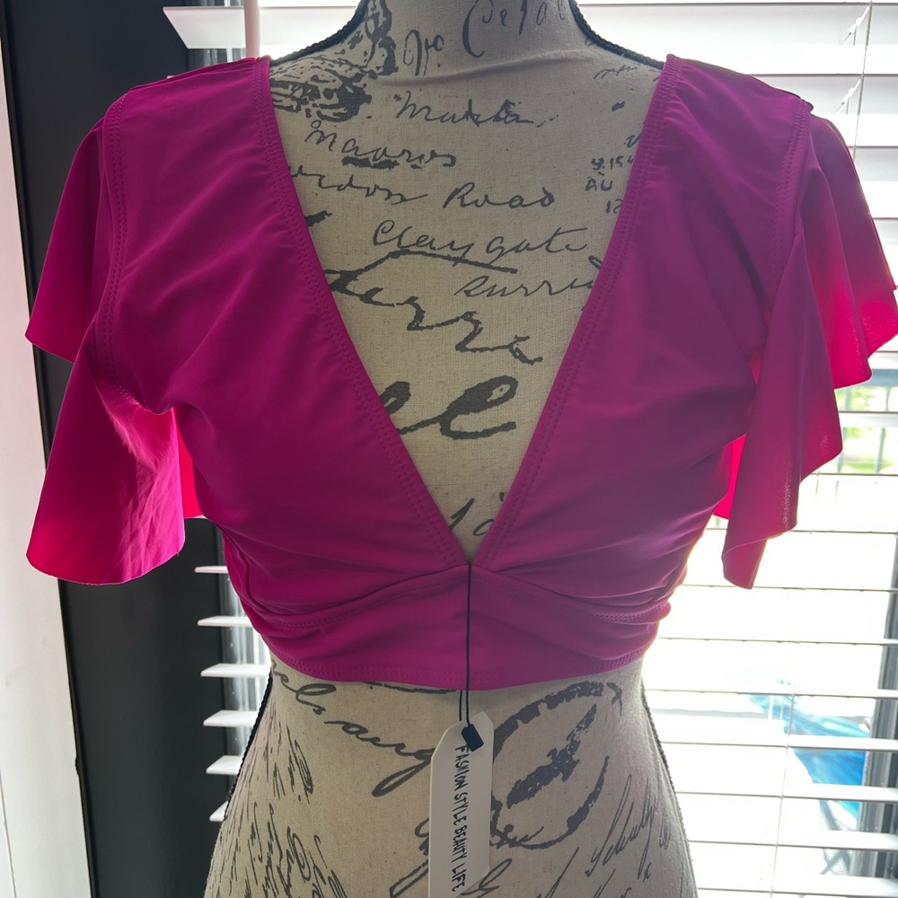 Sporlike Chic Fuchsia V-Neck Crop Top